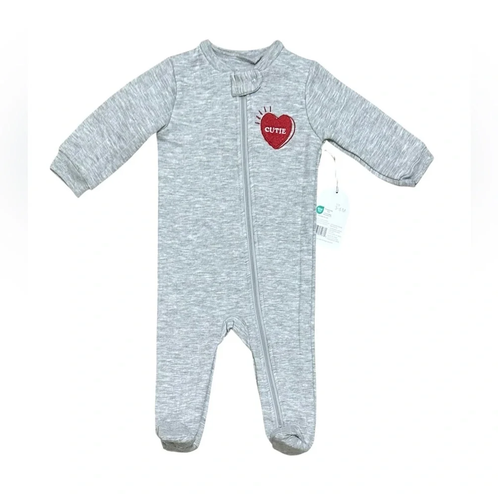 Kyle&Deena. NWT. (3-6M) Gray 'Cutie' Heart Footed Baby One-Piece